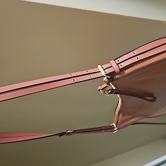 Michael kors Bag. - Picture 5 of 12